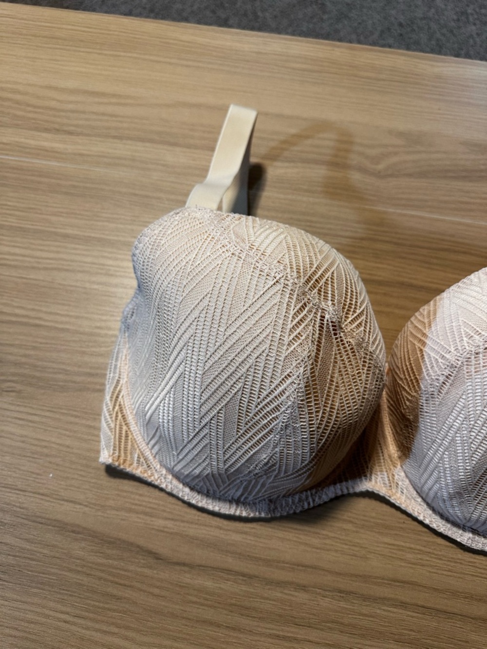 Textured Light Beige T-Shirt Bra size 38j